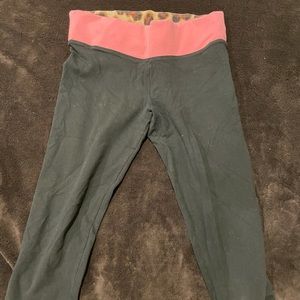Victoria’s Secret PINK crops - size small